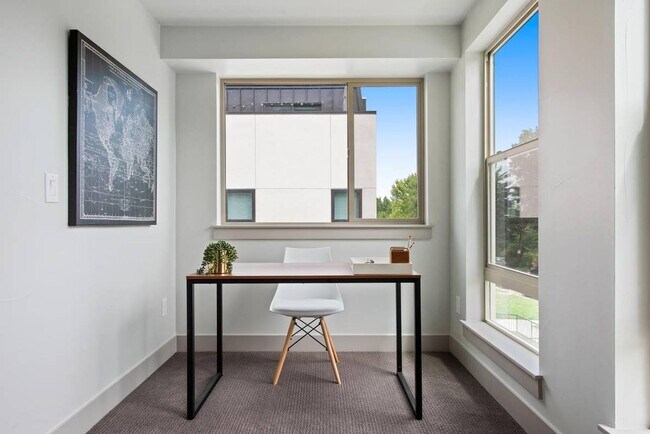Building Photo - Beautiful Contemporary Home in Cherry Creek