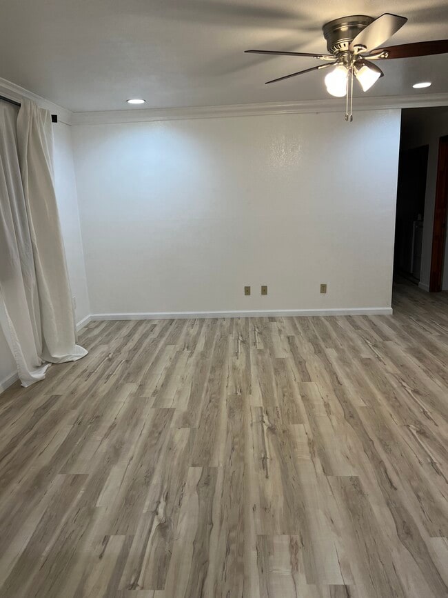 Building Photo - 2822 Montebello Way