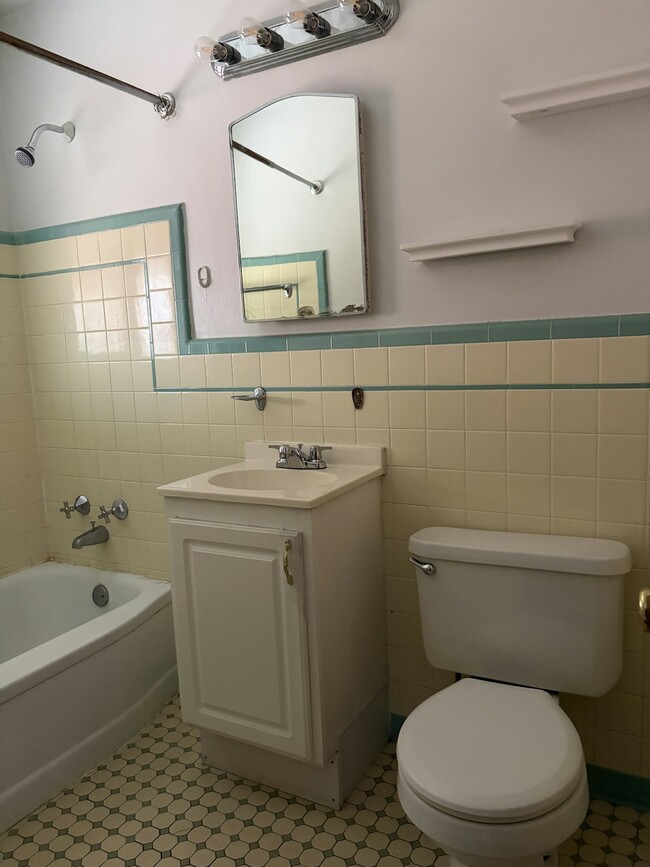 Building Photo - 4702 W 36th Ave