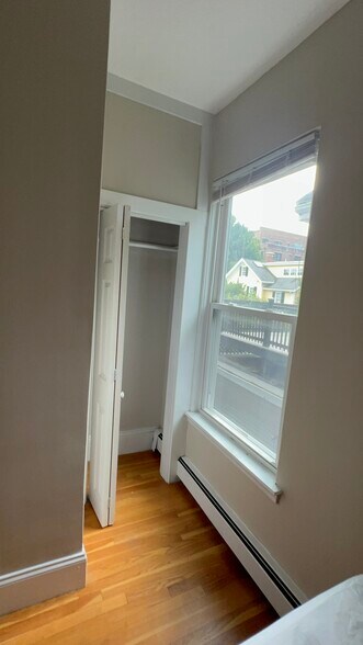 Building Photo - 1000 Memorial Dr