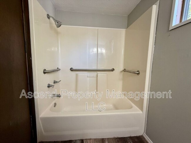 Building Photo - 4749 Rexway Cir