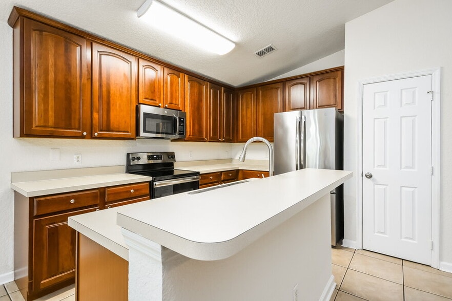 Building Photo - 2258 Meadow Oak Cir