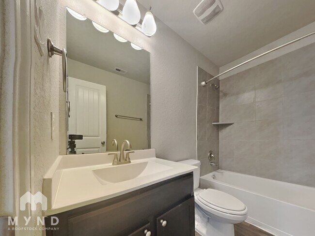 Building Photo - 3210 Sumac Dr
