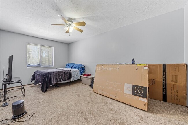 Building Photo - 27413 Westown Blvd