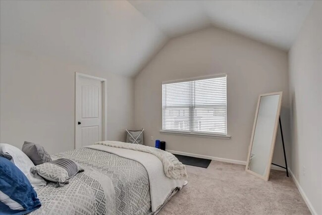 Building Photo - 4439 Raleigh Dr