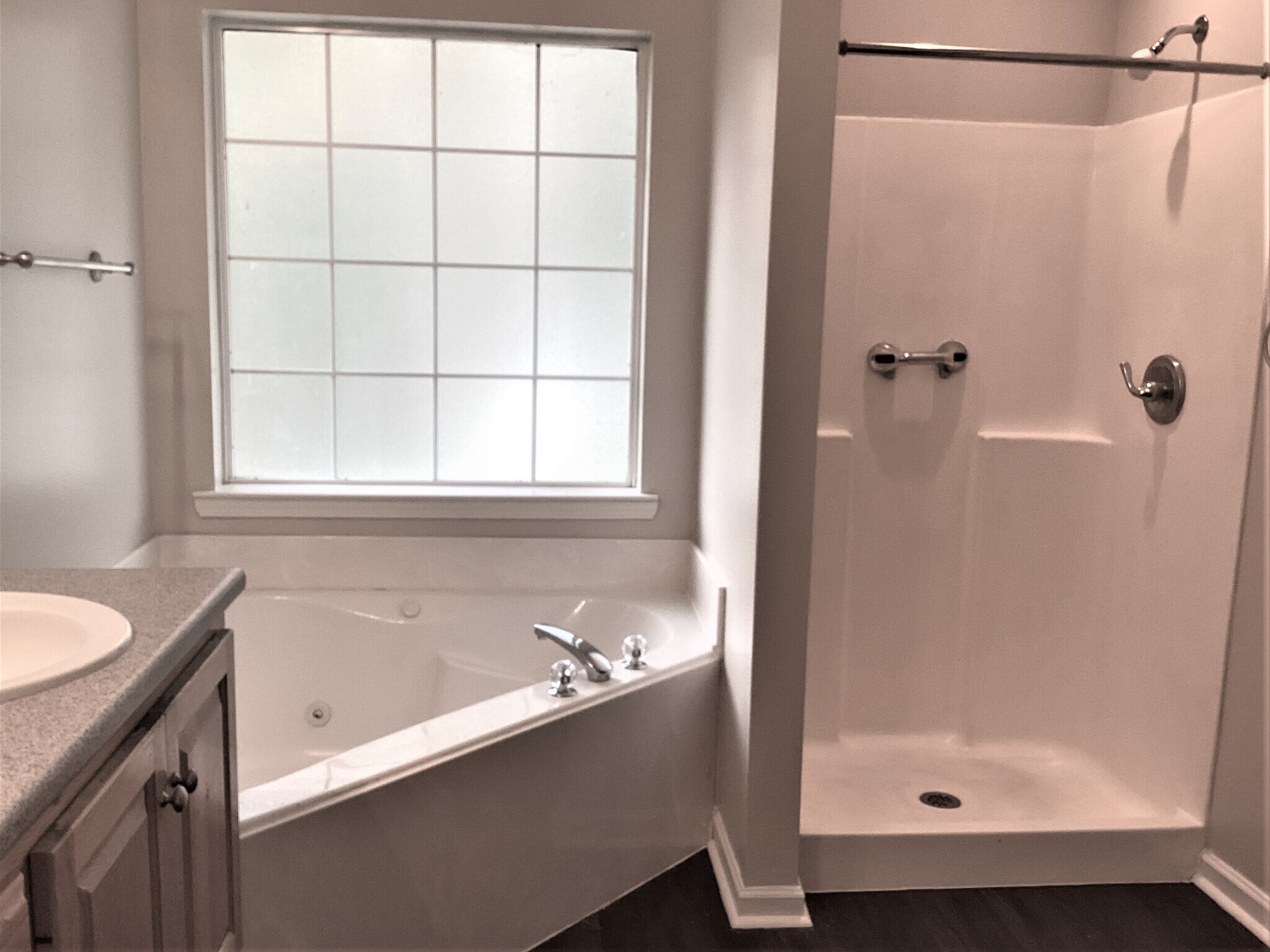 Building Photo - 154 Jamestown Dr