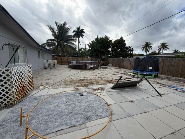 Building Photo - 309 Henthorne Dr