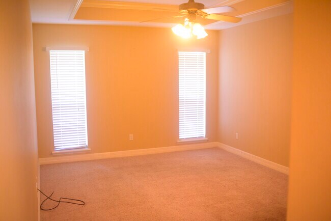 Building Photo - 122 Palisade Ln