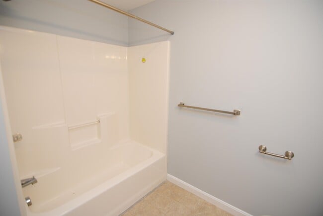Building Photo - 75 Overlook Cir