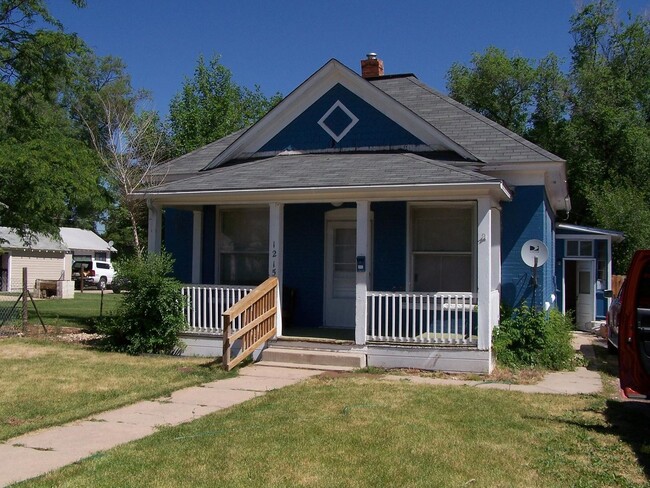 Primary Photo - Fantastic 2 bedroom house avail 2/10