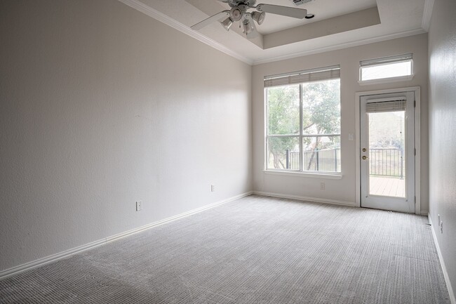 Building Photo - 7712 Lakecrest Cir