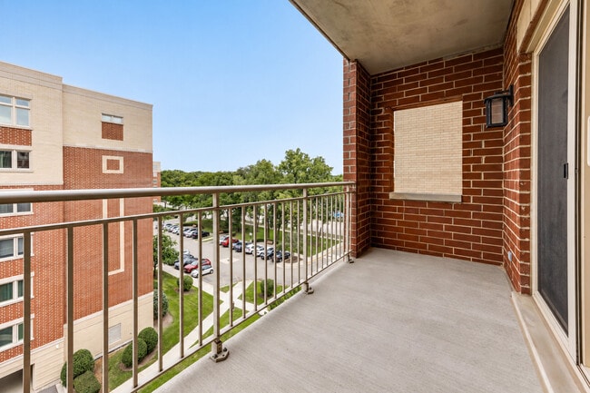 Building Photo - 8711 W Bryn Mawr Ave