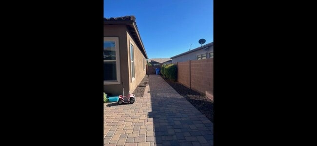 Building Photo - 3276 E Orleans Dr