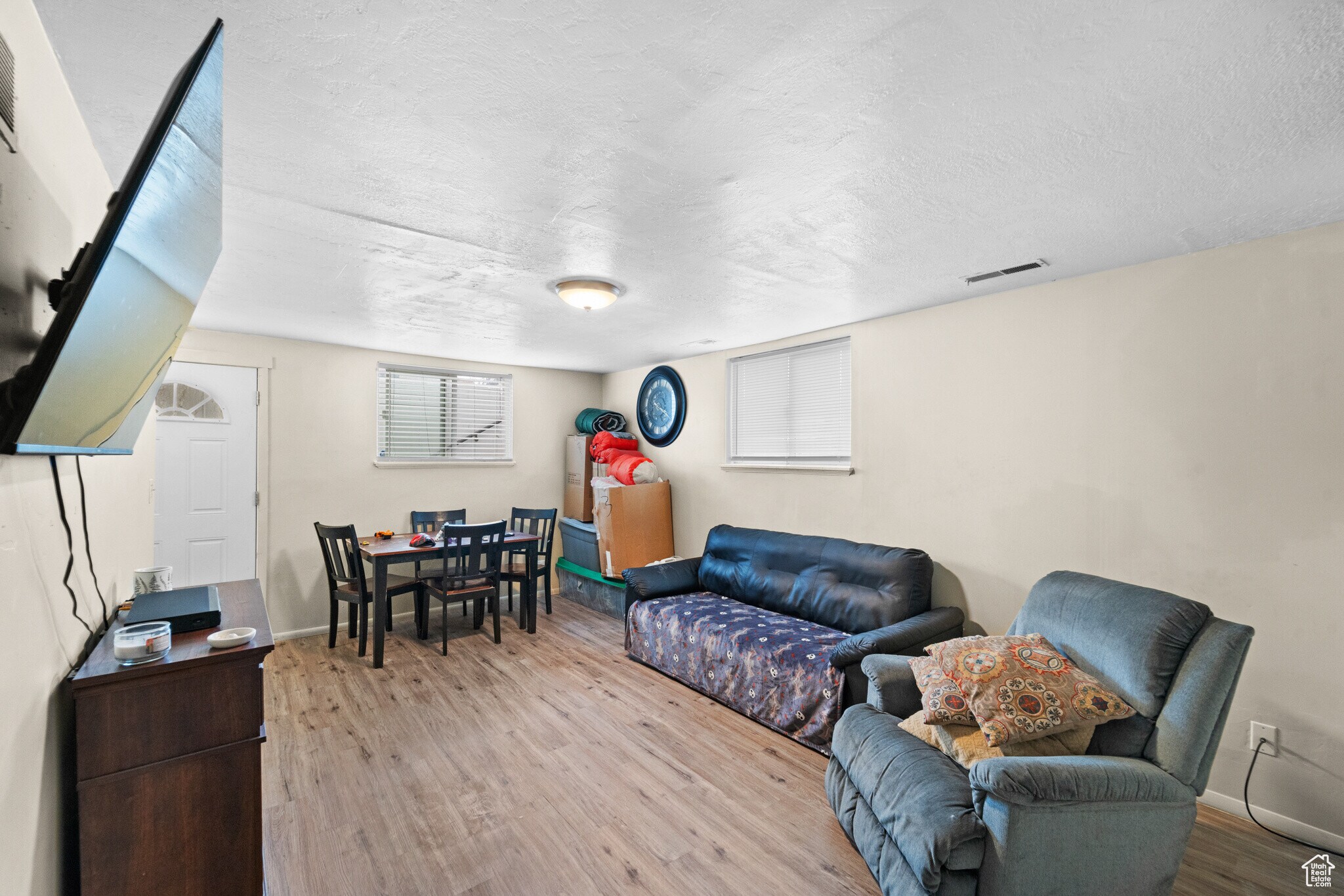 Building Photo - 2324 Quincy Ave