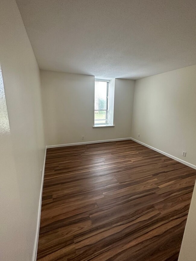 Building Photo - 2BD/2BA Condo located in Germantown!