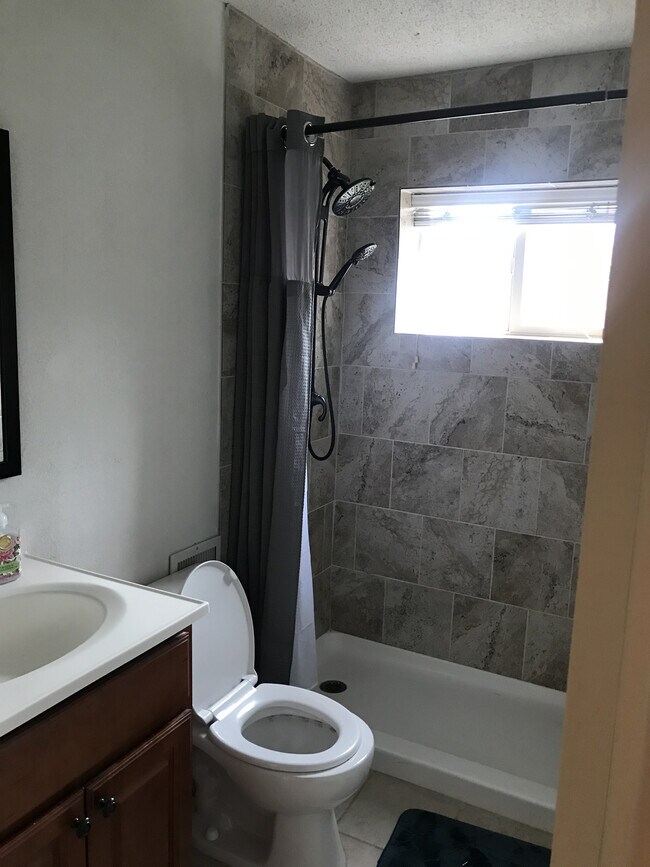 Bathroom - 250 Little St