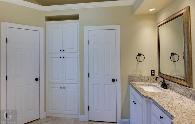 Building Photo - 3910 Le Brooke Ln