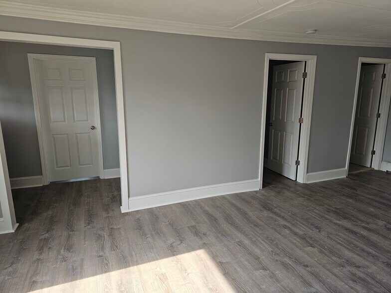 Building Photo - 53 Grove St