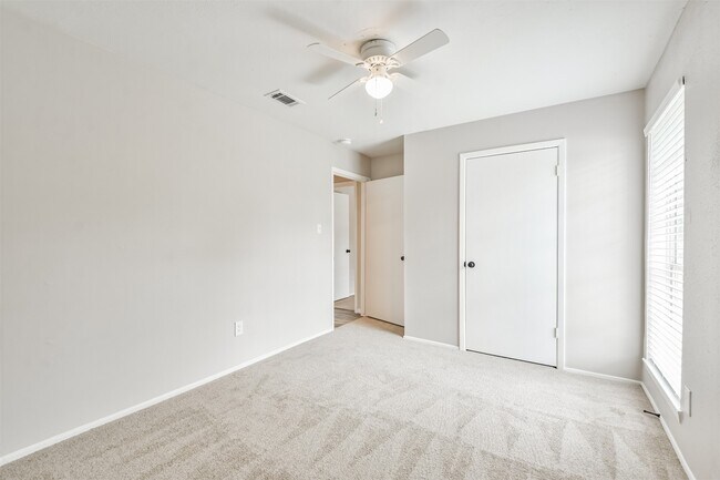 Building Photo - 6103 Fallengate Dr