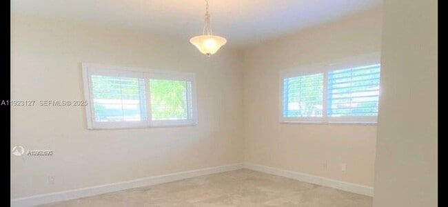 Building Photo - 100 S Prospect Dr