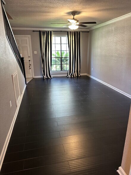 Building Photo - 540 S Flannery Rd