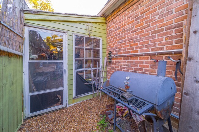 Building Photo - 15738 Fleetwood Oaks Dr