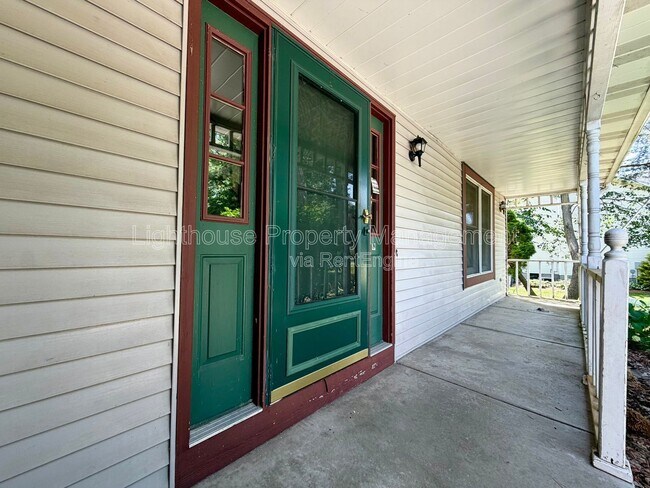Building Photo - 3696 Senna Dr NE