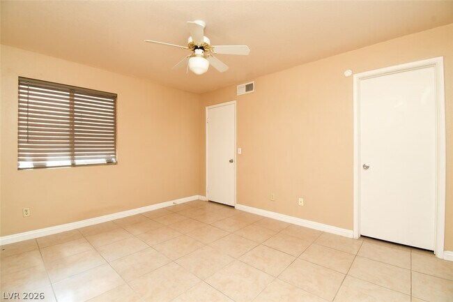 Building Photo - 7570 W Flamingo Rd