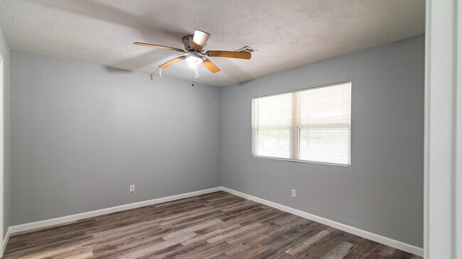 Building Photo - 2036 County Rd 3434N