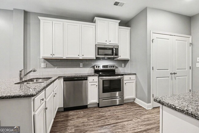 Building Photo - 7051 Fringe Flower Dr