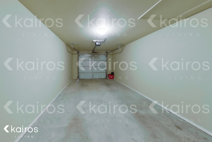 Building Photo - 3893 Thomas St