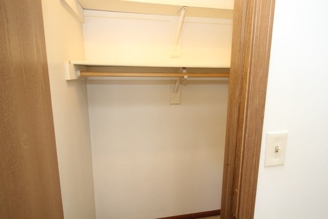 Building Photo - 924 W Belmont-