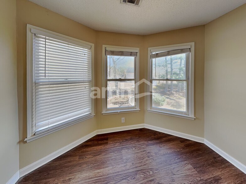 Building Photo - 1501 Jade Cove Dr