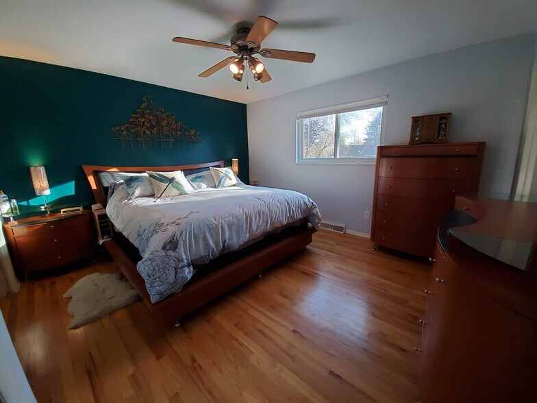 Building Photo - 2200 Sheffield Dr.