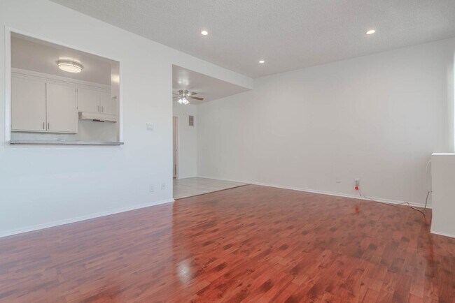 Building Photo - har1323