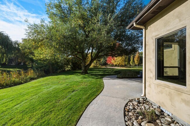 Building Photo - 1356 S Hidden Island Pl