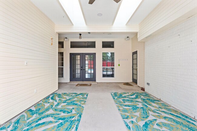 Building Photo - 408 Gordon Crockett Dr