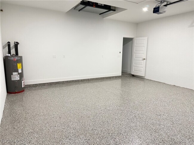 Building Photo - 4108 20th St SW