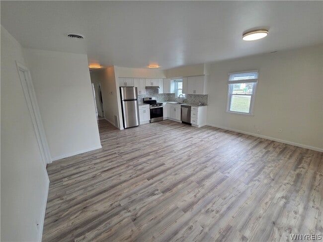 Building Photo - 255 Portage Rd