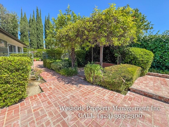 Building Photo - 16951 Ivadel Pl