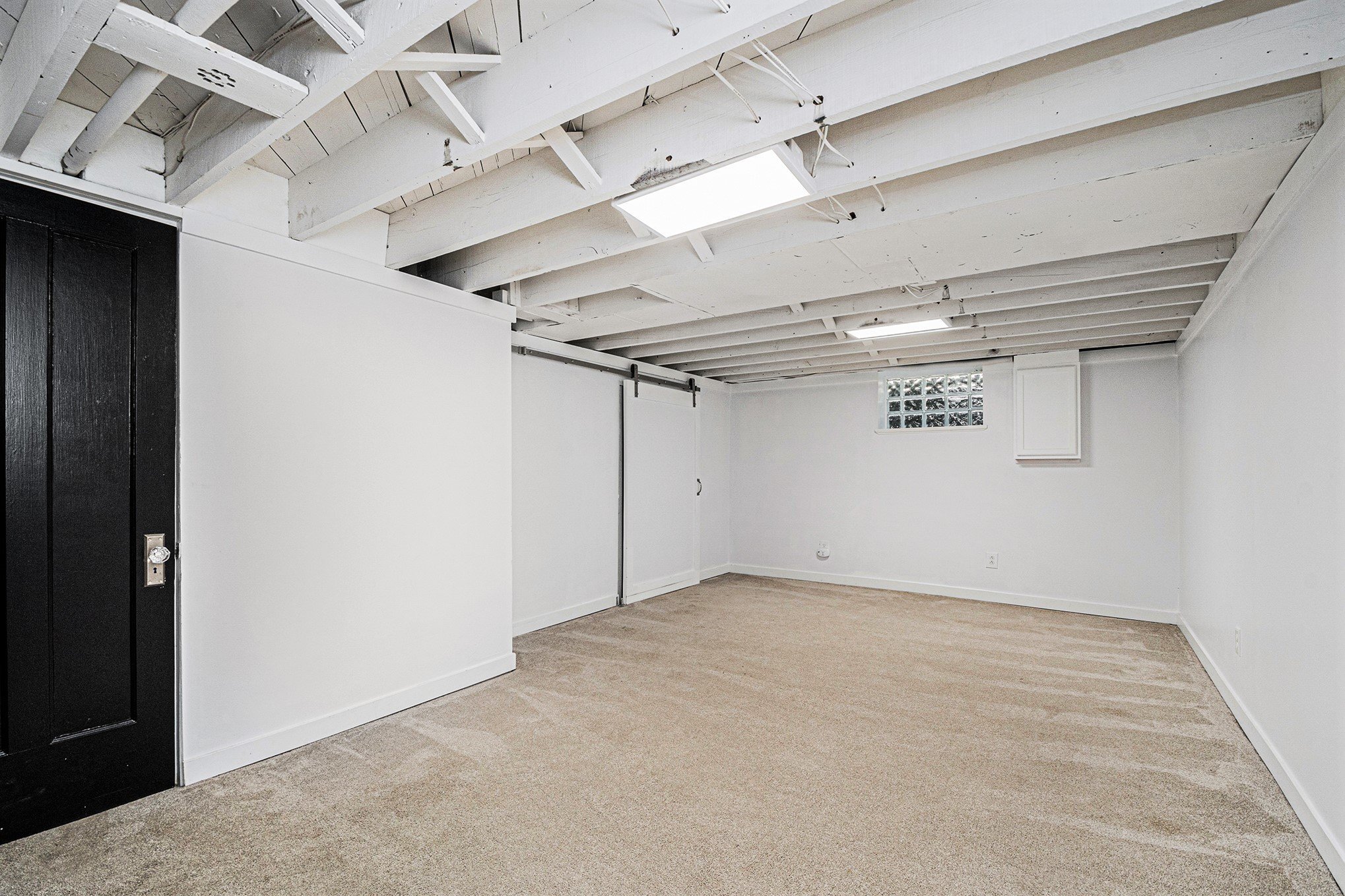 Building Photo - 127 Trowbridge St NE
