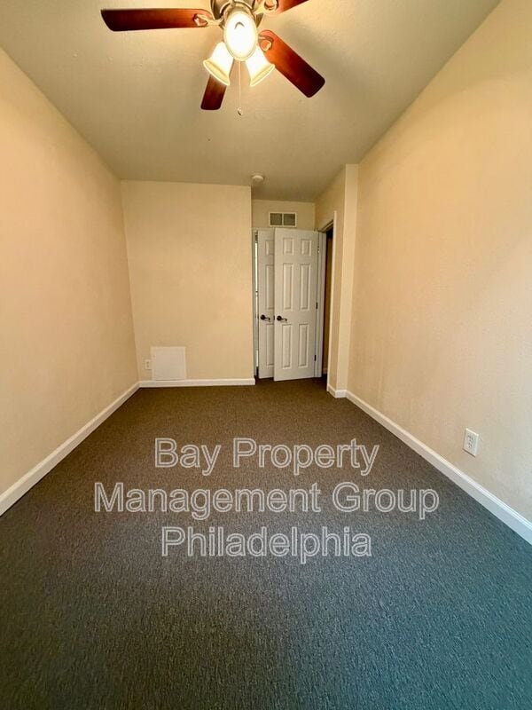 Building Photo - 1668 E Walnut Ln