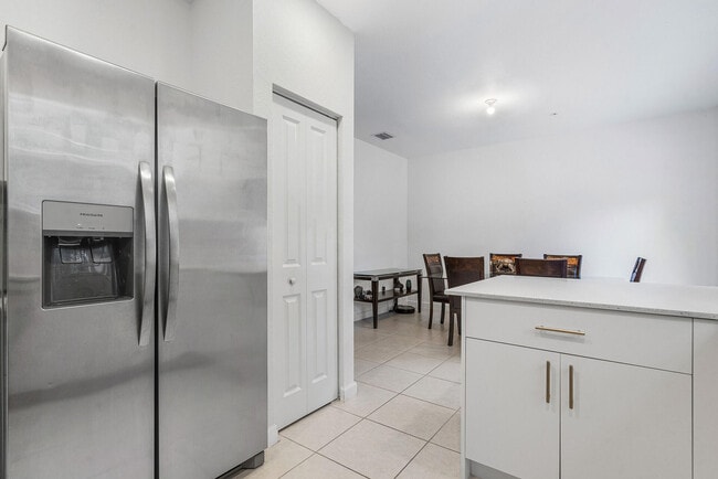 Building Photo - 2781 NW 55th Way