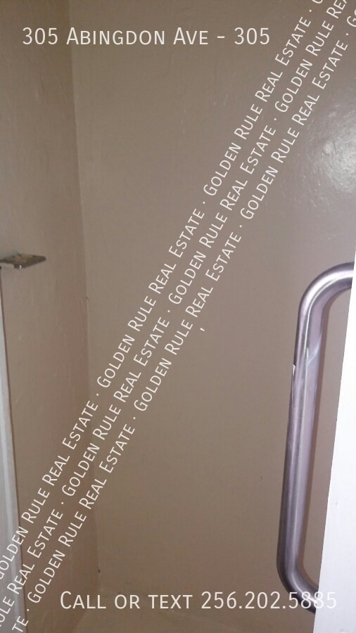 Building Photo - 305 Abingdon Ave NW