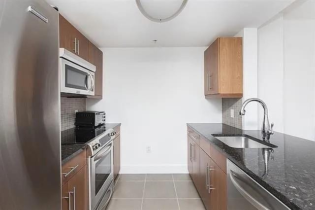 Building Photo - 88 Morgan St