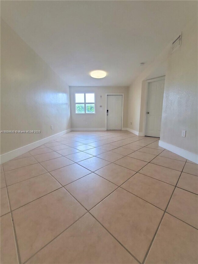 Building Photo - 15250 SW 134th Pl