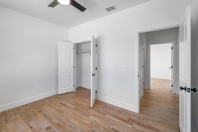 Building Photo - 130 Homer Dr W