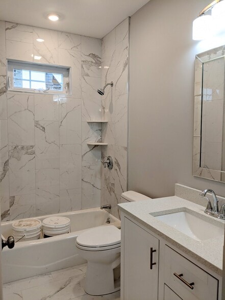 Building Photo - 16 Bowen Ave