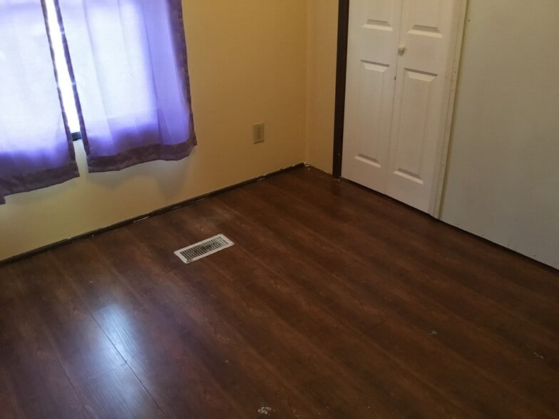 Building Photo - 5766 Sliker Hill Rd