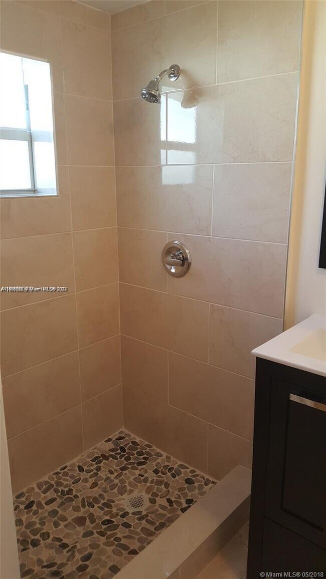 Building Photo - 1840 NE 182nd St